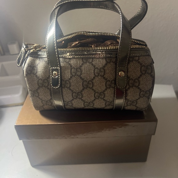 GUCCI
Monogram Micro Joy Boston Metallic - Picture 3 of 12